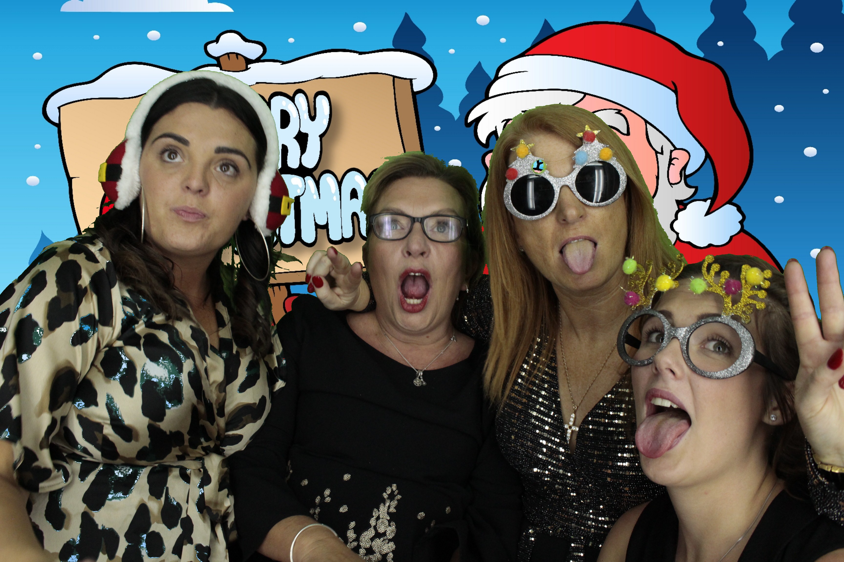 Silvermere Christmas Party | View more photos from the event at gallery.myphotoboothexperience.co.uk/u/MyPhotoBoothExperienceLtd/Silvermere-Christmas-Party-3